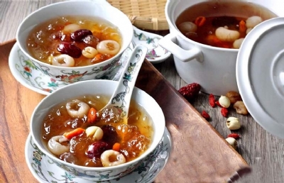 Cách Nấu Chè Yến Hạt Sen Long Nhãn –  Vừa Thanh Mát Lại Vừa Dưỡng Nhan